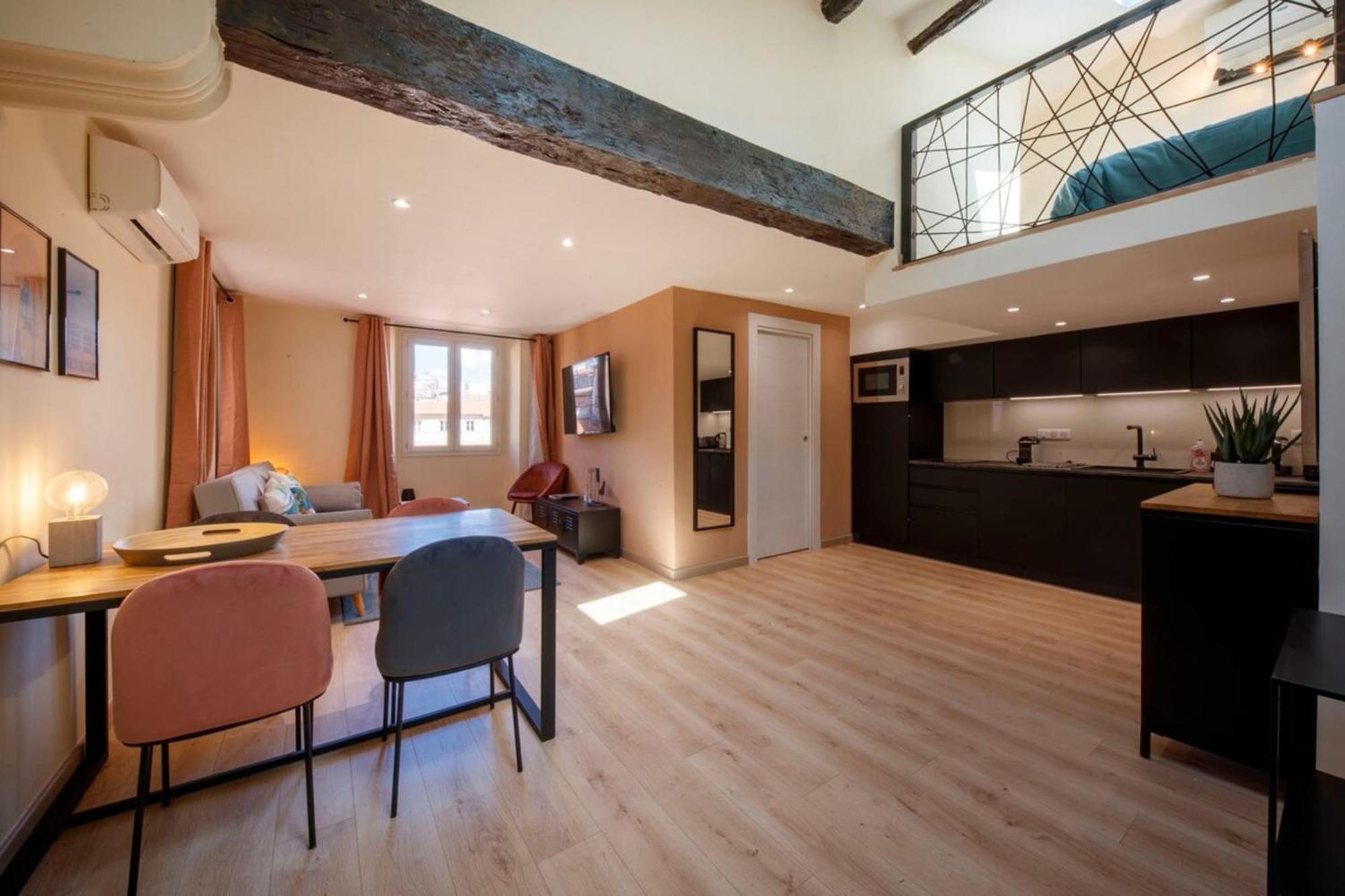 06A2 - Heart Of Old Nice Beautiful Renovated Apartment Экстерьер фото