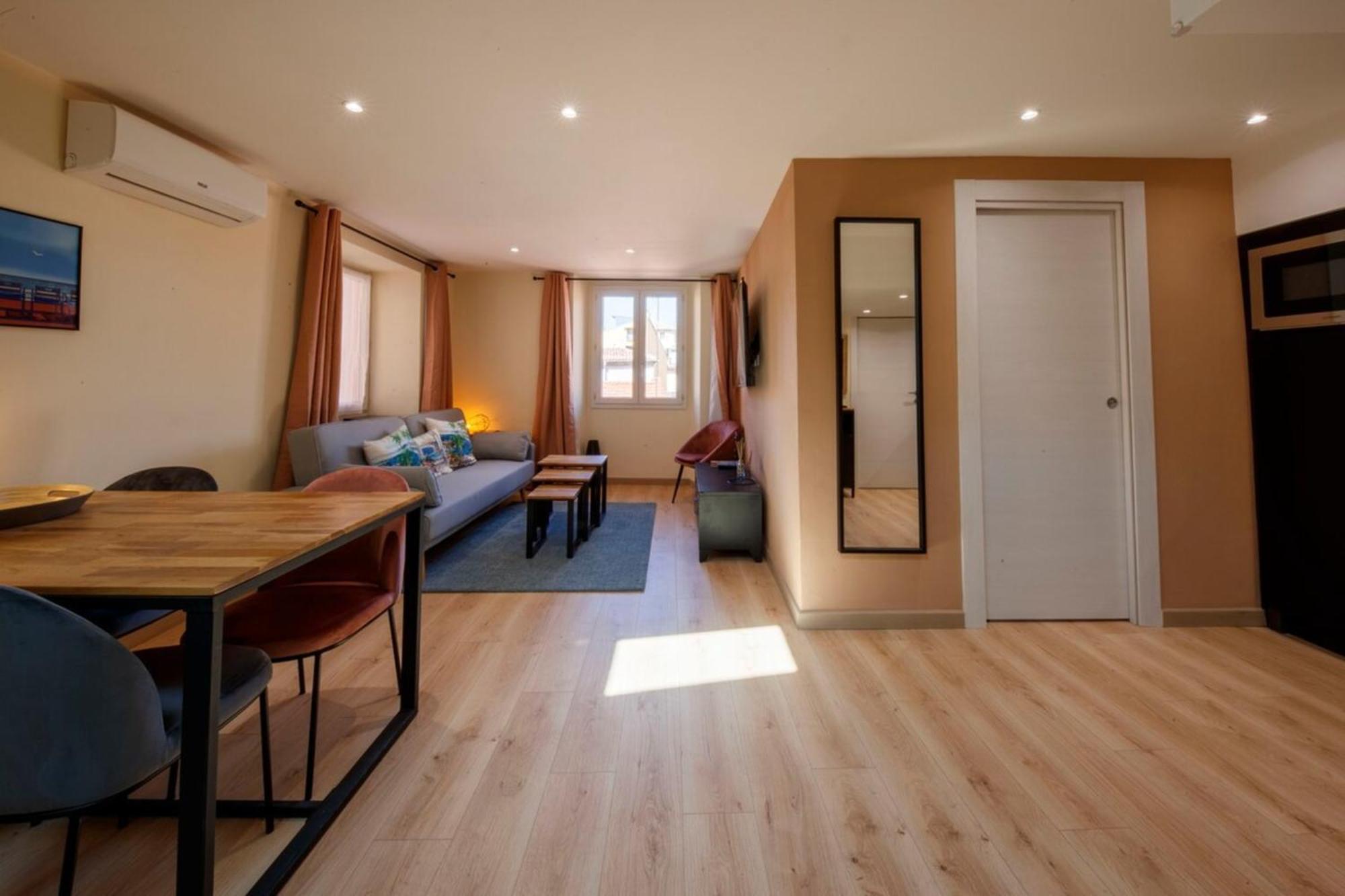 06A2 - Heart Of Old Nice Beautiful Renovated Apartment Экстерьер фото